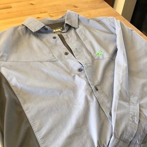 Long sleeve lightweight fly fishing shirt
